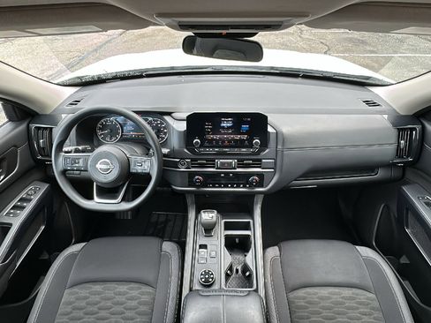 Certified 2024 Nissan Pathfinder S image 25