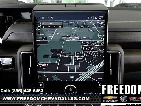 Used 2025 GMC Yukon XL Denali Ultimate AWD/4WD image 17