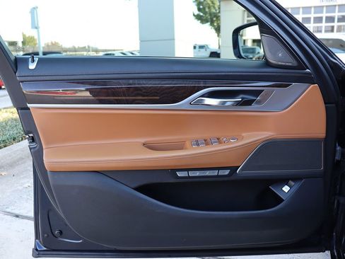 Used 2017 BMW 750i xDrive image 46