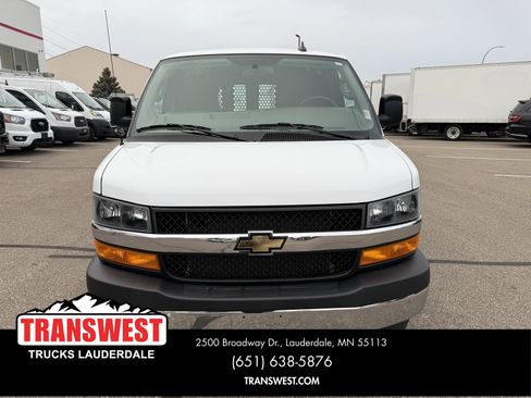 Used 2024 Chevrolet Express 2500 w/ Driver Convenience Package image 17