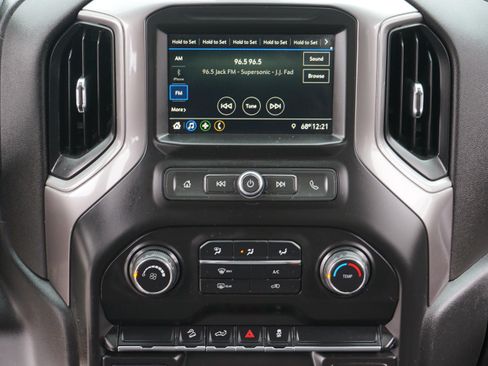 Used 2019 Chevrolet Silverado 1500 Custom Trail Boss w/ Custom Convenience Package AWD/4WD image 15