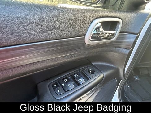 Certified 2021 Jeep Grand Cherokee Laredo X image 16