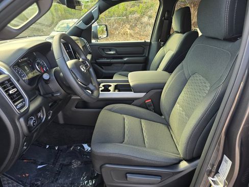 New 2026 RAM 1500 Express AWD/4WD image 4