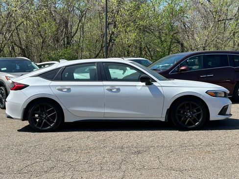 Used 2024 Honda Civic Sport image 2