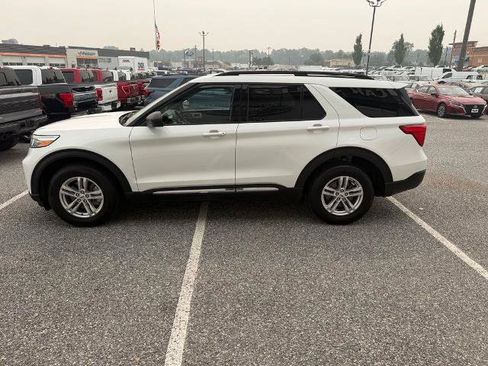 Certified 2023 Ford Explorer XLT w/ Equipment Group 202A AWD/4WD image 5