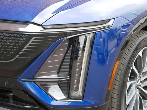 Certified 2024 Cadillac Lyriq Sport w/ LPO, Floor Liner Package AWD/4WD image 5