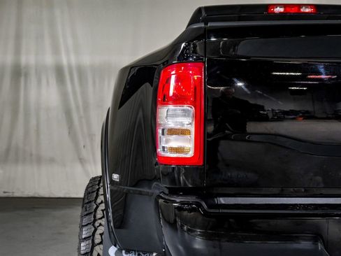 Used 2024 RAM 3500 Tradesman w/ Chrome Appearance Group image 39