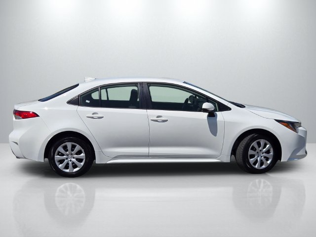 Used 2026 Toyota Corolla LE FWD image 3