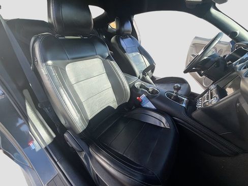 Used 2019 Ford Mustang GT Premium w/ Equipment Group 401A RWD image 25