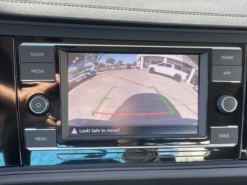 Used 2024 Volkswagen Jetta SE image 18