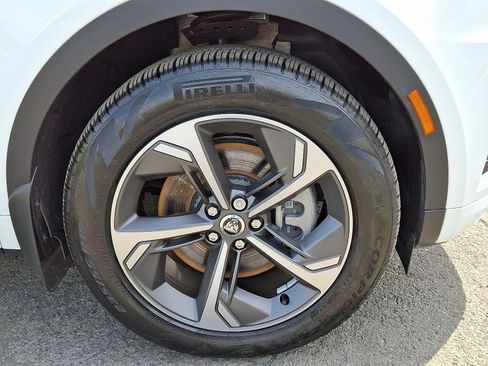 Certified 2024 Jaguar E-PACE R-Dynamic SE image 12