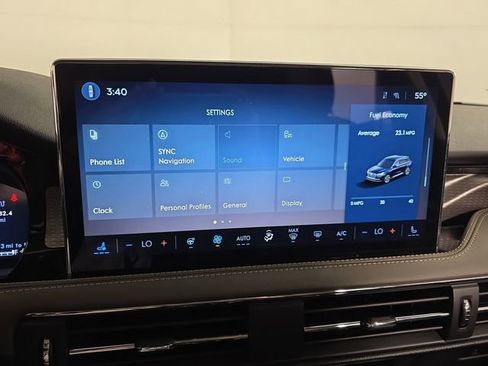 Used 2025 Lincoln Corsair Reserve w/ Equipment Group 202A AWD/4WD image 13