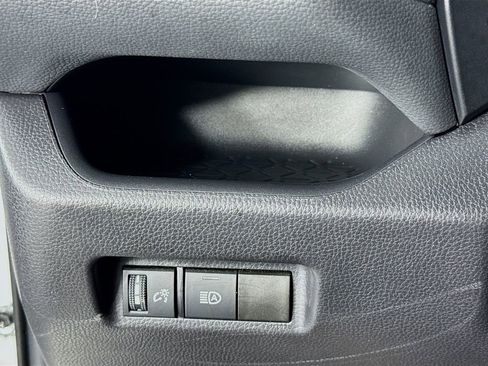 Used 2025 Toyota RAV4 XLE AWD/4WD image 14