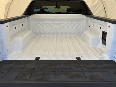 Used 2025 Chevrolet Silverado EV LT AWD/4WD image 5
