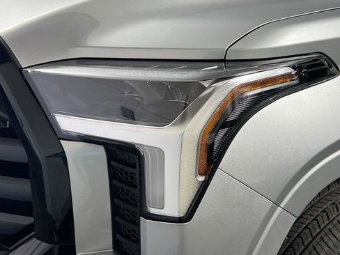 New 2026 Toyota Tundra SR image 11