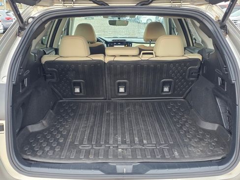 Used 2020 Subaru Outback Limited image 21