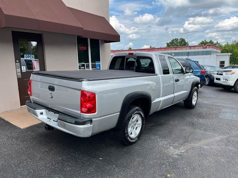 Used 2007 Dodge Dakota SLT w/ Trailer Tow Group RWD image 5