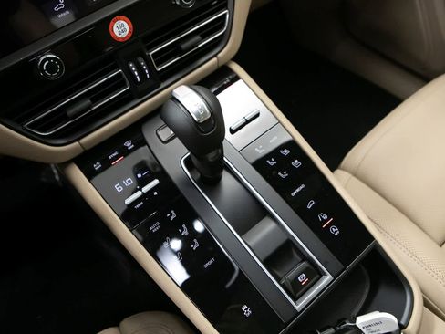 New 2026 Porsche Macan AWD/4WD image 28