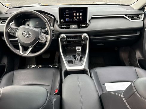 Used 2025 Toyota RAV4 XLE Premium image 11
