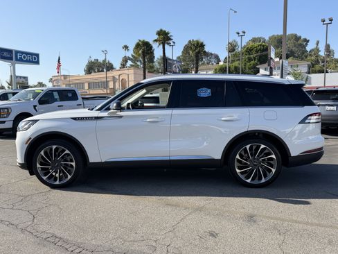 Used 2026 Lincoln Aviator Reserve AWD/4WD image 4