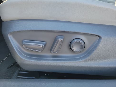 Used 2020 Toyota Camry SE image 22