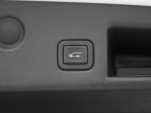 Used 2024 Chevrolet Equinox RS AWD/4WD image 11