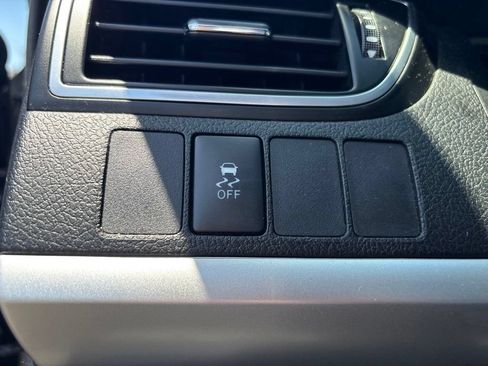 Used 2017 Toyota Camry XSE w/ Moonroof Package FWD image 21