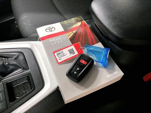 Certified 2024 Toyota RAV4 XLE AWD/4WD image 29