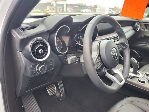 Used 2023 Alfa Romeo Stelvio Ti image 21