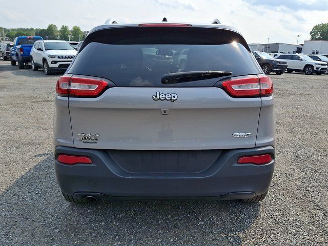 Certified 2018 Jeep Cherokee Latitude Plus AWD/4WD image 7