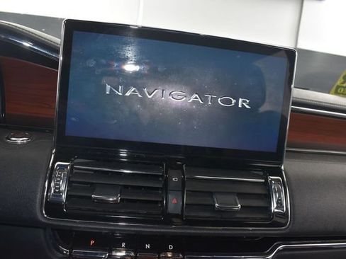 Used 2023 Lincoln Navigator Reserve AWD/4WD image 19