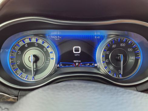 Used 2023 Chrysler 300 Touring L w/ Comfort Group image 14