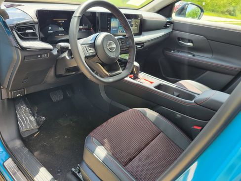 New 2025 Nissan Kicks SR w/ Illumination Package image 6