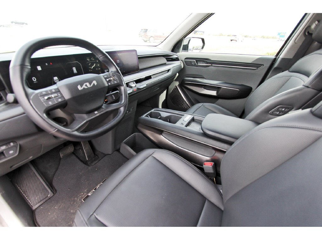 Used 2024 Kia EV9 Light Long Range RWD image 34
