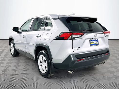 Used 2024 Toyota RAV4 LE AWD/4WD image 5