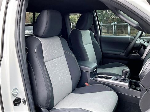 Used 2023 Toyota Tacoma TRD Off-Road image 7