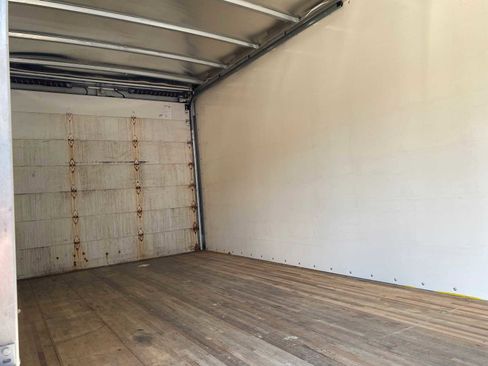 Used 2017 Ford E-450 and Econoline 450 Super Duty image 17