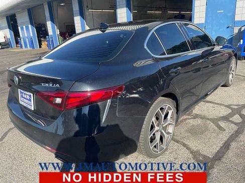 Used 2020 Alfa Romeo Giulia Ti w/ Active Blind Spot Package AWD/4WD image 3