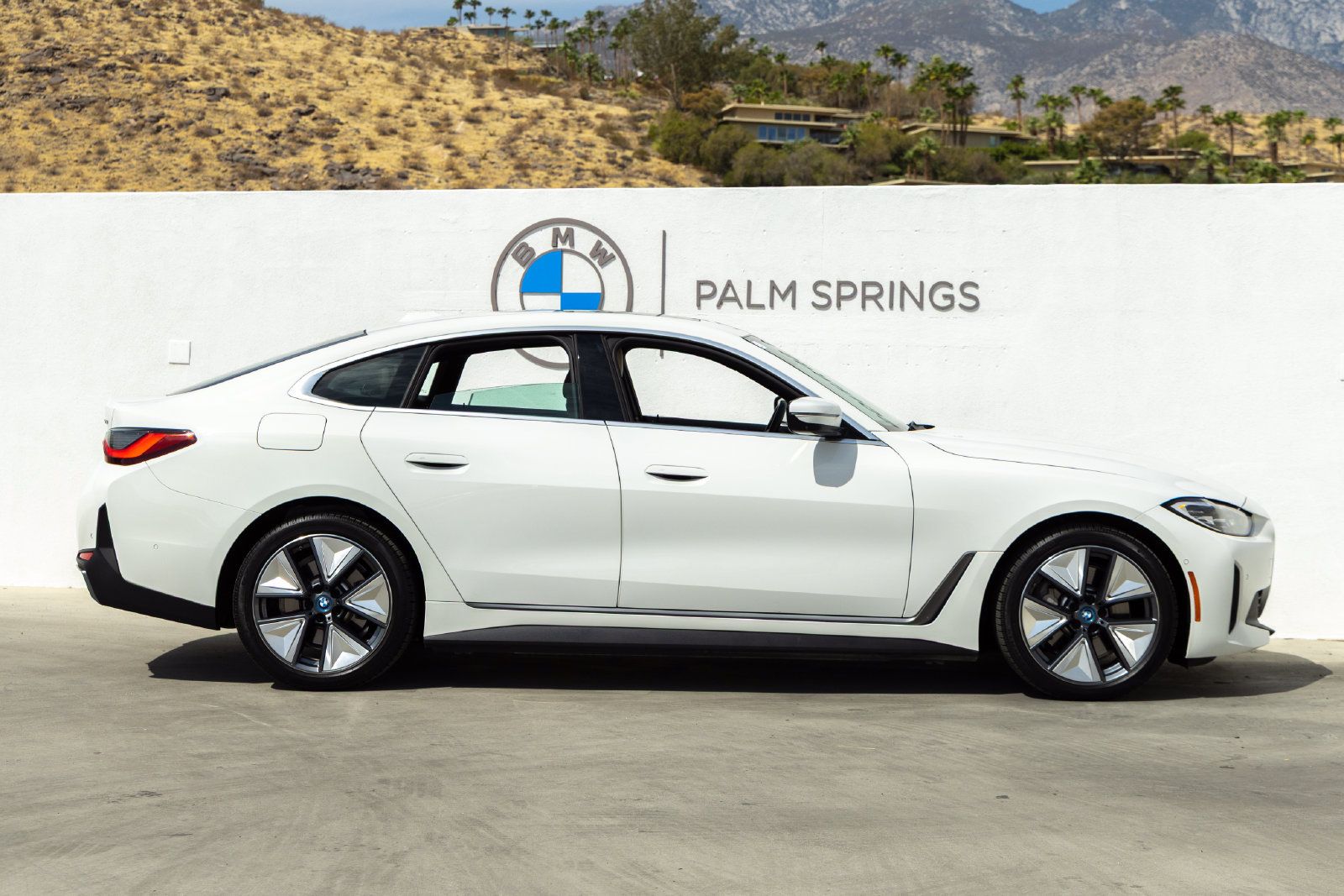 Used 2023 BMW i4 eDrive40 w/ Premium Package RWD image 6