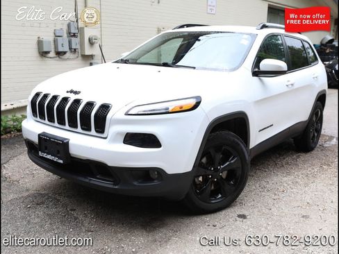 Used 2018 Jeep Cherokee Latitude w/ Altitude Package AWD/4WD image 1