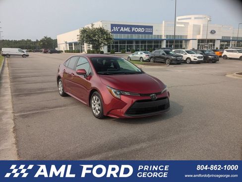 Used 2024 Toyota Corolla LE FWD image 1