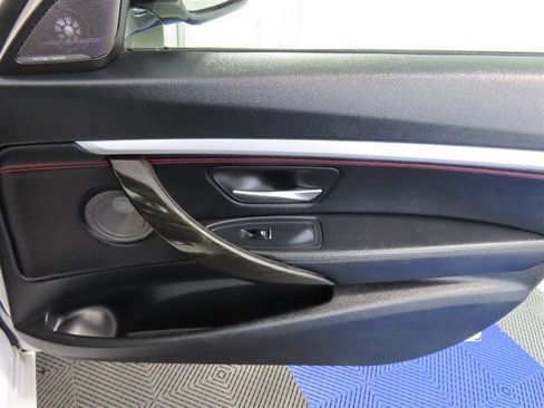 Used 2017 BMW 340i Gran Turismo xDrive image 39