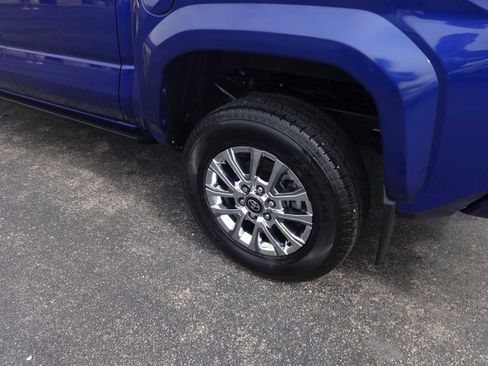 Used 2024 Toyota Tacoma Limited w/ Limited Package (LT) image 6