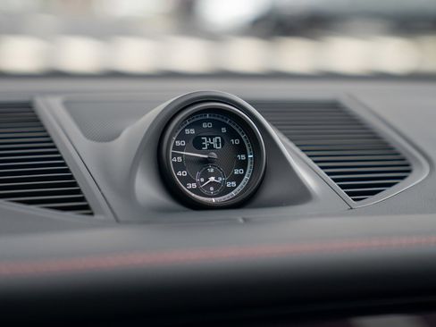 New 2026 Porsche Macan image 17