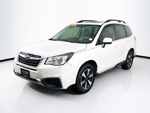 Used 2017 Subaru Forester 2.5i Limited image 3