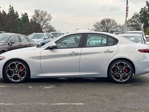 Used 2022 Alfa Romeo Giulia Ti image 7
