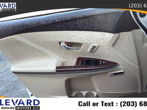 Used 2013 Toyota Venza Limited AWD/4WD image 24