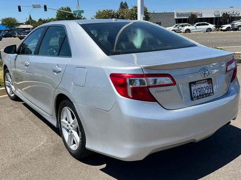 Used 2012 Toyota Camry SE FWD image 6
