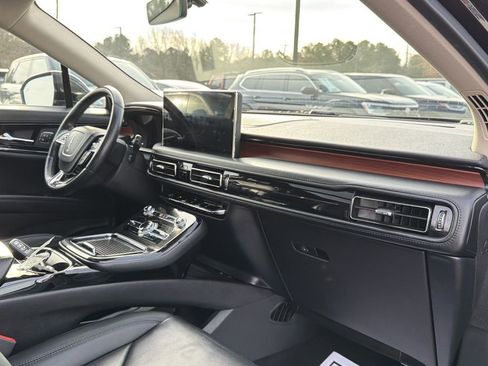 Used 2023 Lincoln Nautilus Reserve image 21