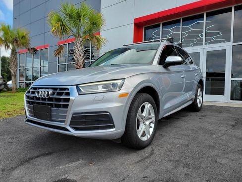 Used 2019 Audi Q5 2.0T Premium w/ Convenience Package AWD/4WD image 1